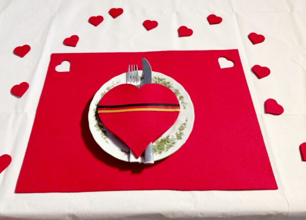 Tischset, Platzset "Herz" 42x30cm rot aus Filz 2 Stück + Streudeko mit oder ohne Bestecktasche – Bild 9