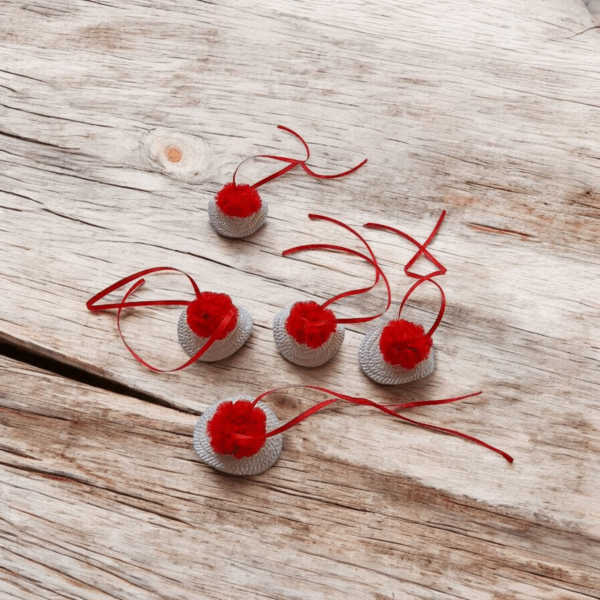 Mini Schwarzwaldhüte mit Band als Anhänger 5 Stück 7x6cm – Bild 5