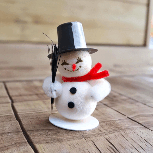 Frostiges Dutzend – 12 Schneemann Figuren ca. 6 cm | Winter Tischdeko & Weihnachtsdeko aus Watte – Bild 6