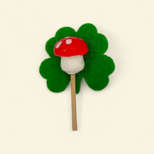 Kleeblatt mit Pilz 